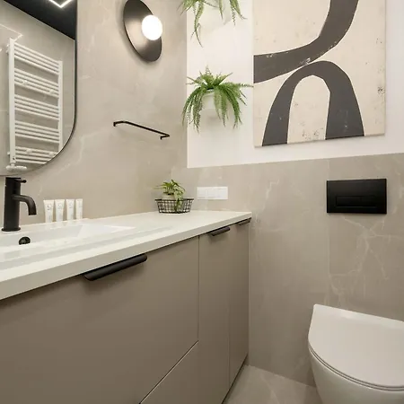 Mieszczanska Elegant With Balcony By Renters Prestige Wroclaw