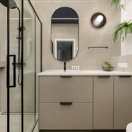 Mieszczanska Elegant With Balcony By Renters Prestige * فروتسواف