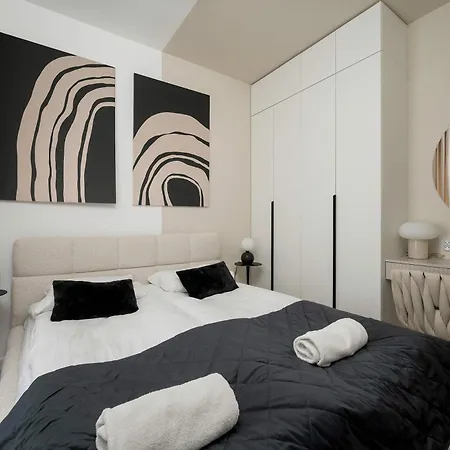 Mieszczańska Elegant With Balcony By Renters Prestige Apartament