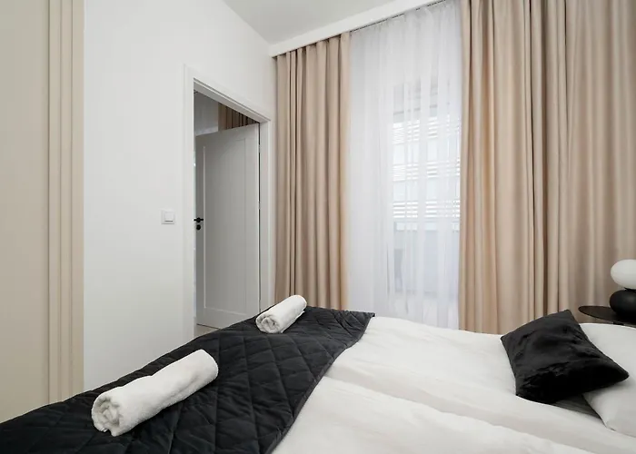 Mieszczańska Elegant With Balcony By Renters Prestige Apartament *