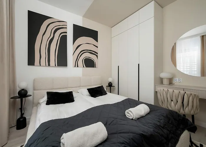 Mieszczańska Elegant With Balcony By Renters Prestige Apartament